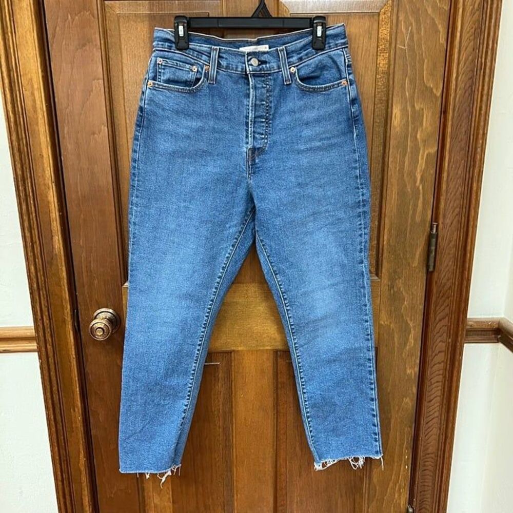 NWOT Levi's Wedgie Straight Jeans - Size 31